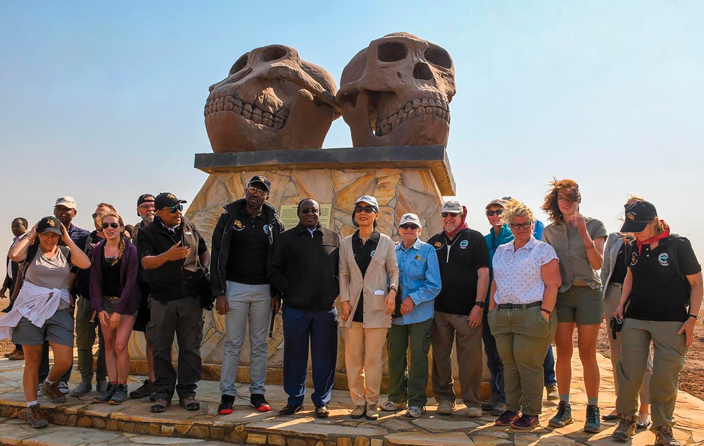 Sculpture-photo-with-Olduvai-research-team-2 Sculpture-photo-with-Olduvai-research-team-2